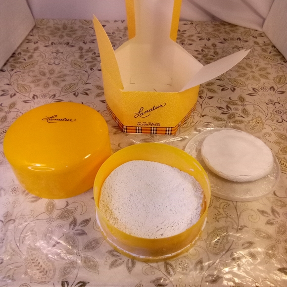 Lanatur Perfumed Talcum Powder - Picture 6 of 7